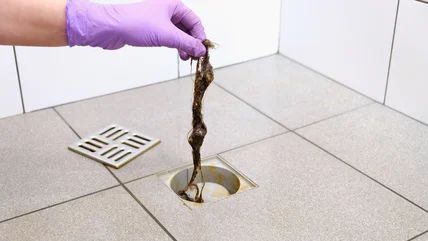 Odvod neprijatno miriše